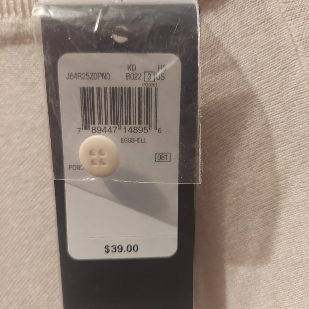 Guess Girls NWT Size M Eggshell Poncho